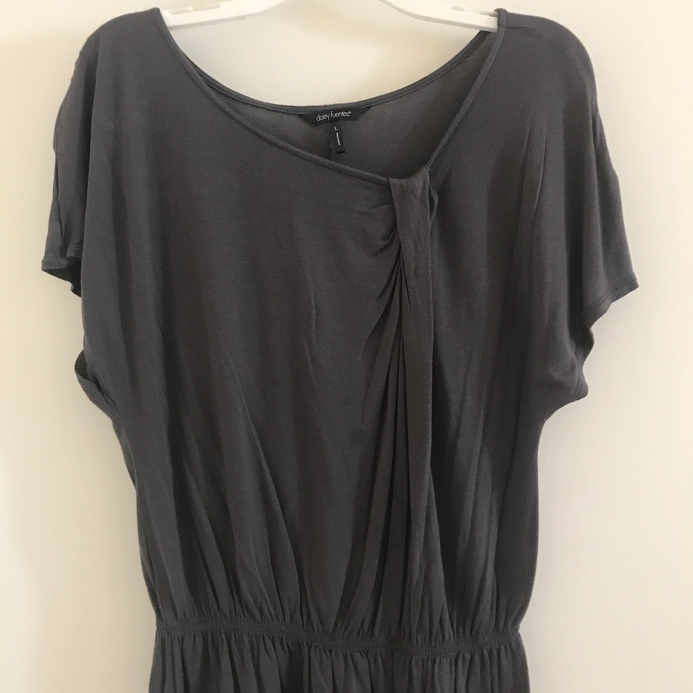 Daisy Fuentes Grey Top